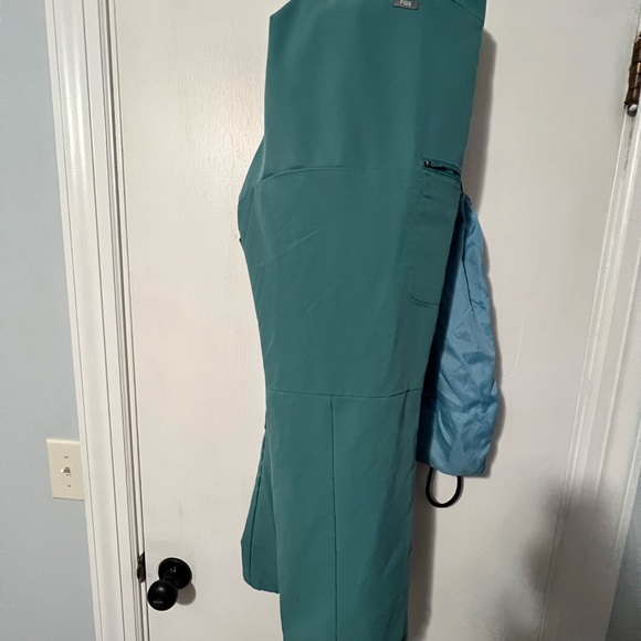 FIGS cargo scrub pants hydrogreen - Picture 3 of 5